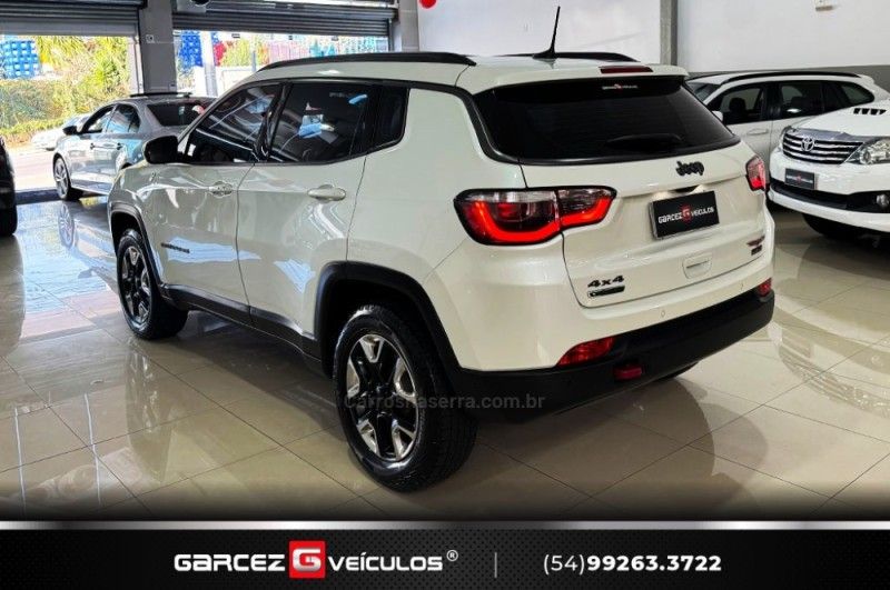 JEEP COMPASS 2.0 16V TRAILHAWK 4X4 2017/2018 GARCEZ VEÍCULOS BENTO GONÇALVES / Carros no Vale