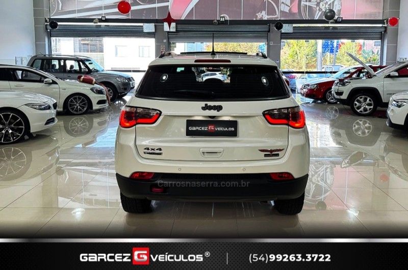 JEEP COMPASS 2.0 16V TRAILHAWK 4X4 2017/2018 GARCEZ VEÍCULOS BENTO GONÇALVES / Carros no Vale
