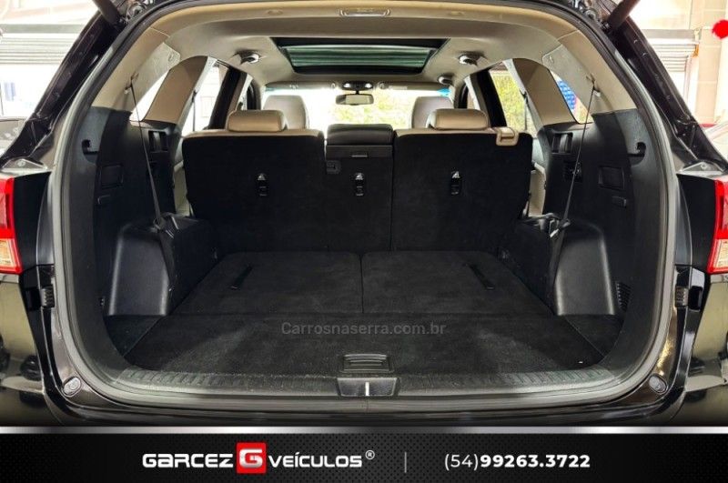 KIA SORENTO 3.3 EX V6 24V 7 LUGARES 2015/2016 GARCEZ VEÍCULOS BENTO GONÇALVES / Carros no Vale
