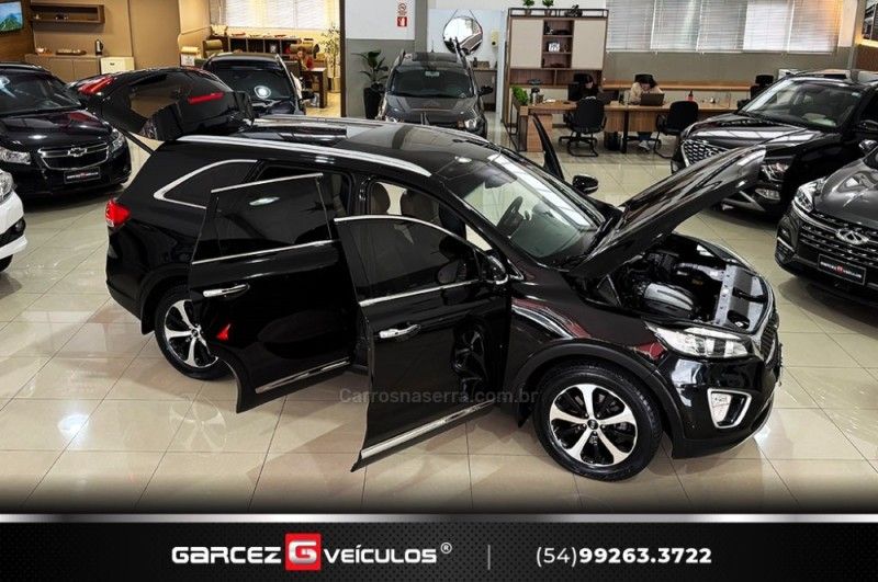 KIA SORENTO 3.3 EX V6 24V 7 LUGARES 2015/2016 GARCEZ VEÍCULOS BENTO GONÇALVES / Carros no Vale