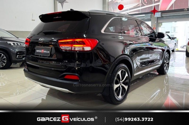 KIA SORENTO 3.3 EX V6 24V 7 LUGARES 2015/2016 GARCEZ VEÍCULOS BENTO GONÇALVES / Carros no Vale