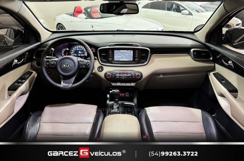KIA SORENTO 3.3 EX V6 24V 7 LUGARES 2015/2016 GARCEZ VEÍCULOS BENTO GONÇALVES / Carros no Vale