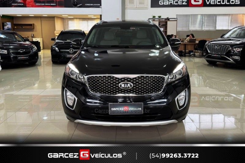 KIA SORENTO 3.3 EX V6 24V 7 LUGARES 2015/2016 GARCEZ VEÍCULOS BENTO GONÇALVES / Carros no Vale