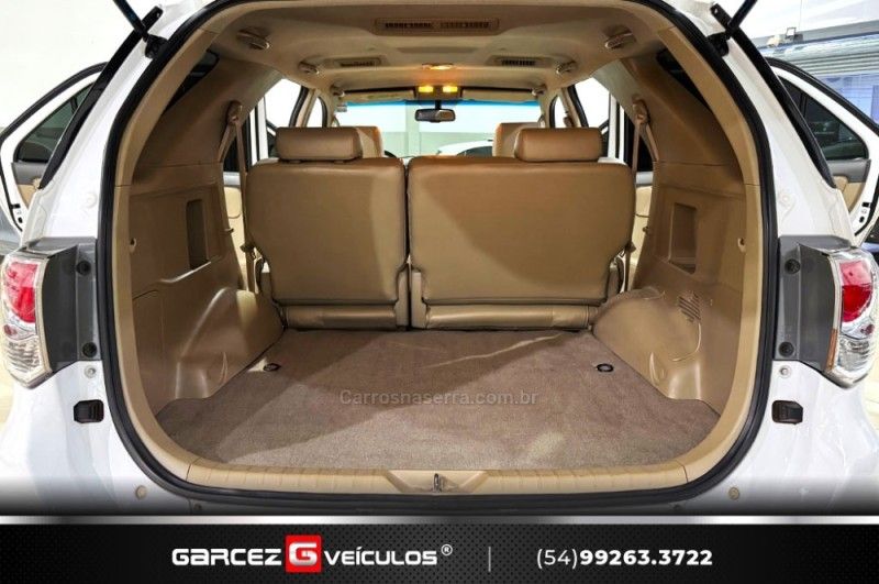TOYOTA HILUX SW4 3.0 SRV 4X4 16V TURBO INTERCOOLER 2013/2013 GARCEZ VEÍCULOS BENTO GONÇALVES / Carros no Vale