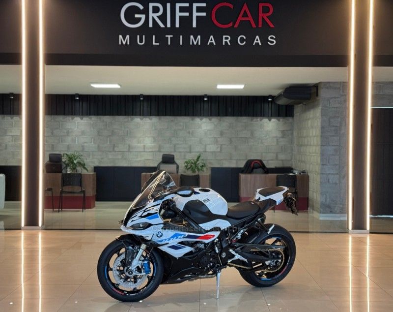 BMW S 1000 RR M CARBON 2024/2024 GRIFFCAR MULTIMARCAS DOIS IRMÃOS / Carros no Vale