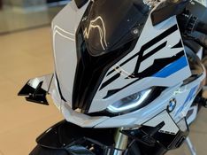 BMW S 1000 RR M CARBON 2024/2024 GRIFFCAR MULTIMARCAS DOIS IRMÃOS / Carros no Vale
