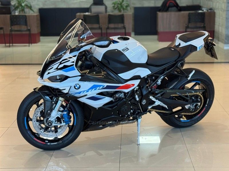 BMW S 1000 RR M CARBON 2024/2024 GRIFFCAR MULTIMARCAS DOIS IRMÃOS / Carros no Vale