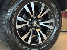 CHEVROLET S10 2.8 LTZ 4X4 CD 16V TURBO 2017/2018 GRIFFCAR MULTIMARCAS DOIS IRMÃOS / Carros no Vale
