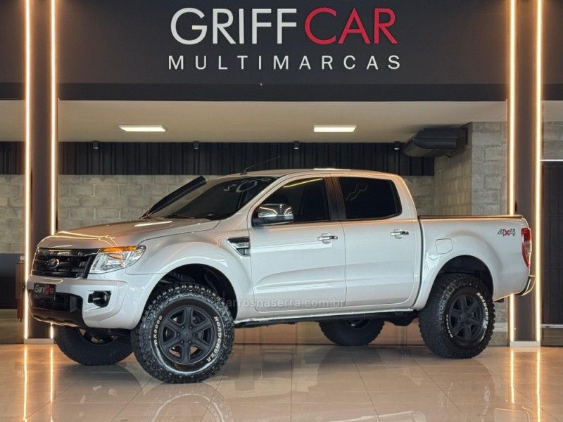 FORD RANGER 3.2 XLT 4X4 CD 20V 2013/2014 GRIFFCAR MULTIMARCAS DOIS IRMÃOS / Carros no Vale