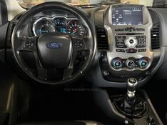 FORD RANGER 3.2 XLT 4X4 CD 20V 2013/2014 GRIFFCAR MULTIMARCAS DOIS IRMÃOS / Carros no Vale