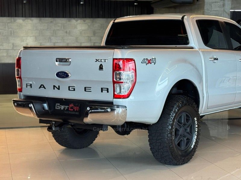 FORD RANGER 3.2 XLT 4X4 CD 20V 2013/2014 GRIFFCAR MULTIMARCAS DOIS IRMÃOS / Carros no Vale