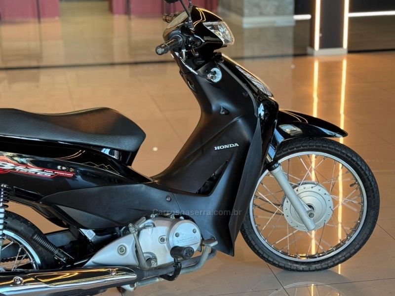 Honda Motos BIZ 125 ES 2009/2010 GRIFFCAR MULTIMARCAS DOIS IRMÃOS / Carros no Vale