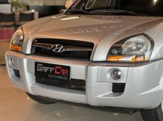 HYUNDAI TUCSON 2.0 MPFI GLS 16V 143CV 2WD 2015/2016 GRIFFCAR MULTIMARCAS DOIS IRMÃOS / Carros no Vale