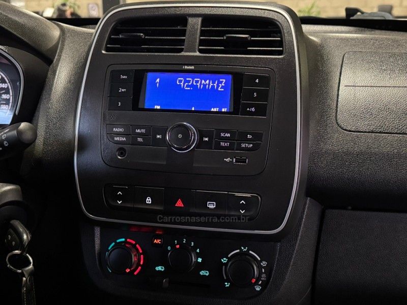 RENAULT KWID 1.0 12V SCE ZEN 2017/2018 GRIFFCAR MULTIMARCAS DOIS IRMÃOS / Carros no Vale