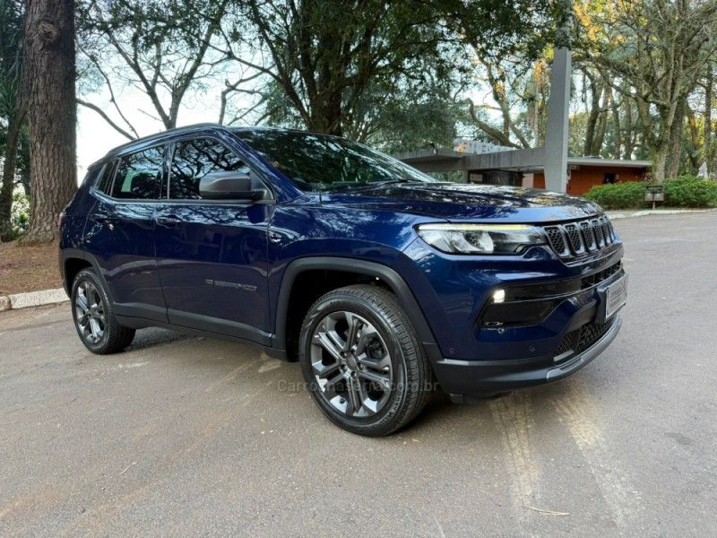 JEEP COMPASS 1.3 80 ANOS T270 16V TURBO 4X2 2021/2022 KASPER VEÍCULOS DOIS IRMÃOS / Carros no Vale