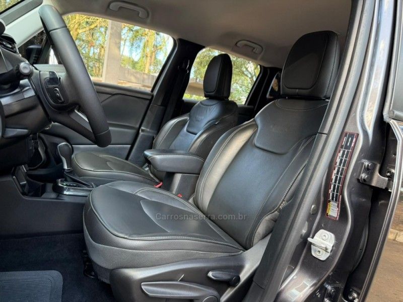 JEEP RENEGADE 1.3 LONGITUDE T270 TURBO 2022/2022 KASPER VEÍCULOS DOIS IRMÃOS / Carros no Vale