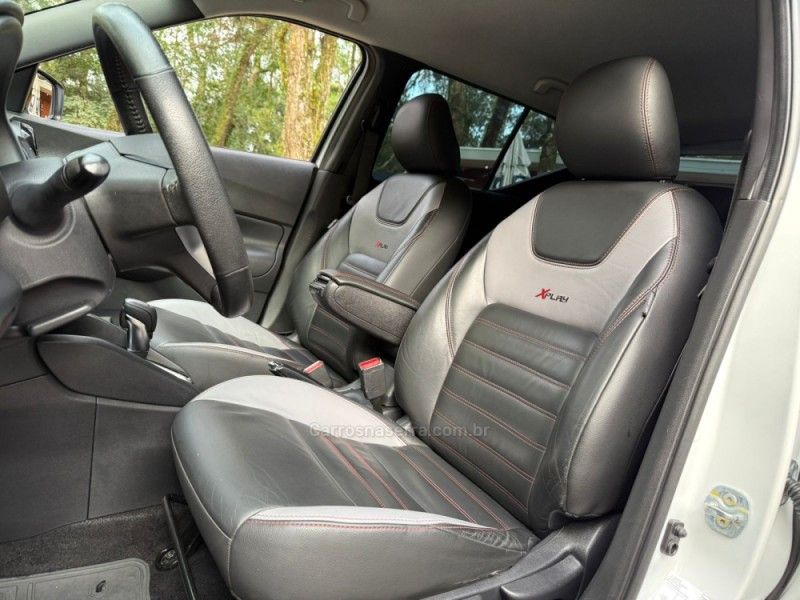 NISSAN KICKS 1.6 XPLAY 16V 2021/2022 KASPER VEÍCULOS DOIS IRMÃOS / Carros no Vale