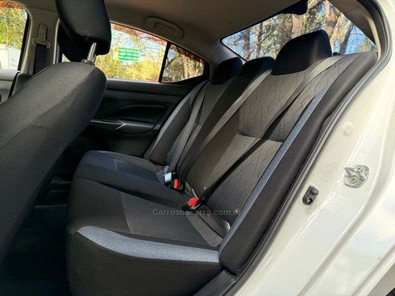 NISSAN VERSA 1.6 ADVANCE 16V 2024/2024 KASPER VEÍCULOS DOIS IRMÃOS / Carros no Vale