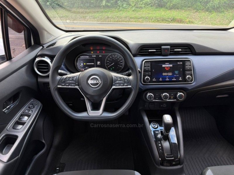 NISSAN VERSA 1.6 ADVANCE 16V 2024/2024 KASPER VEÍCULOS DOIS IRMÃOS / Carros no Vale