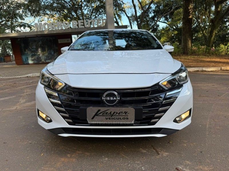 NISSAN VERSA 1.6 ADVANCE 16V 2024/2024 KASPER VEÍCULOS DOIS IRMÃOS / Carros no Vale