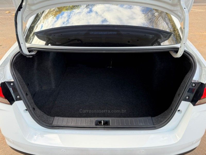 NISSAN VERSA 1.6 ADVANCE 16V 2024/2024 KASPER VEÍCULOS DOIS IRMÃOS / Carros no Vale