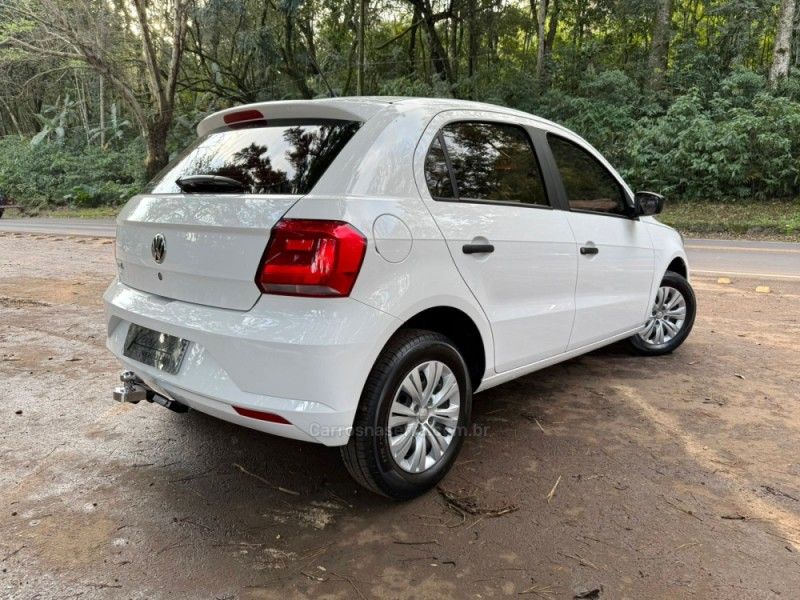 VOLKSWAGEN GOL 1.0 12V MPI TOTALFLEX TRENDLINE 2016/2017 KASPER VEÍCULOS DOIS IRMÃOS / Carros no Vale