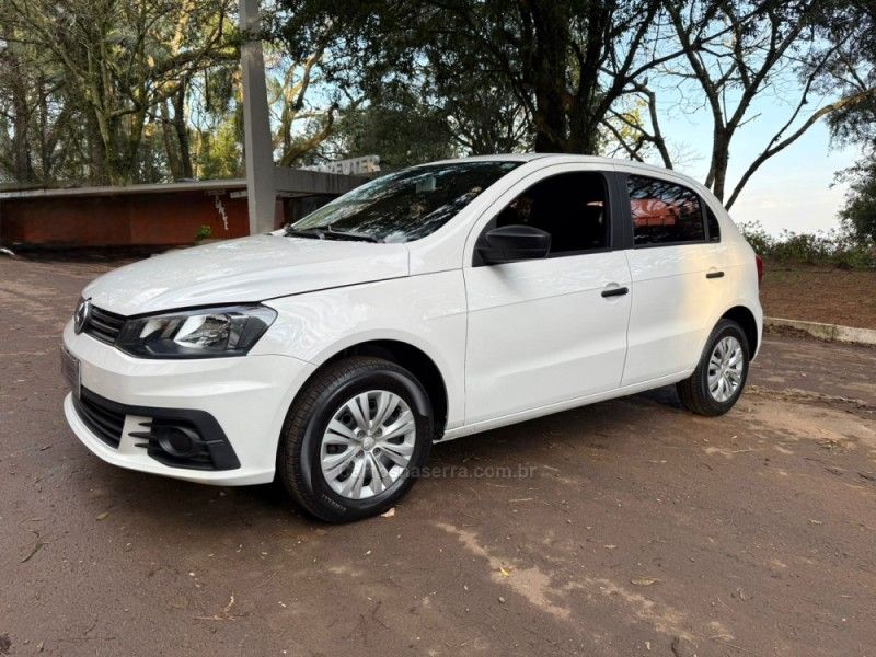 VOLKSWAGEN GOL 1.0 12V MPI TOTALFLEX TRENDLINE 2016/2017 KASPER VEÍCULOS DOIS IRMÃOS / Carros no Vale