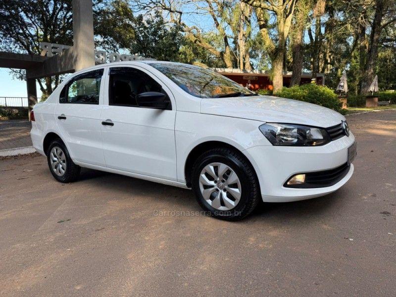 VOLKSWAGEN VOYAGE 1.0 MI CITY 8V 2014/2015 KASPER VEÍCULOS DOIS IRMÃOS / Carros no Vale