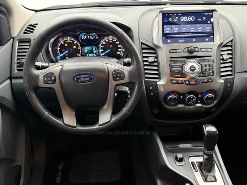 FORD RANGER 3.2 LIMITED 4X4 CD 20V 2015/2016 FOCAR VEÍCULOS CAXIAS DO SUL / Carros no Vale