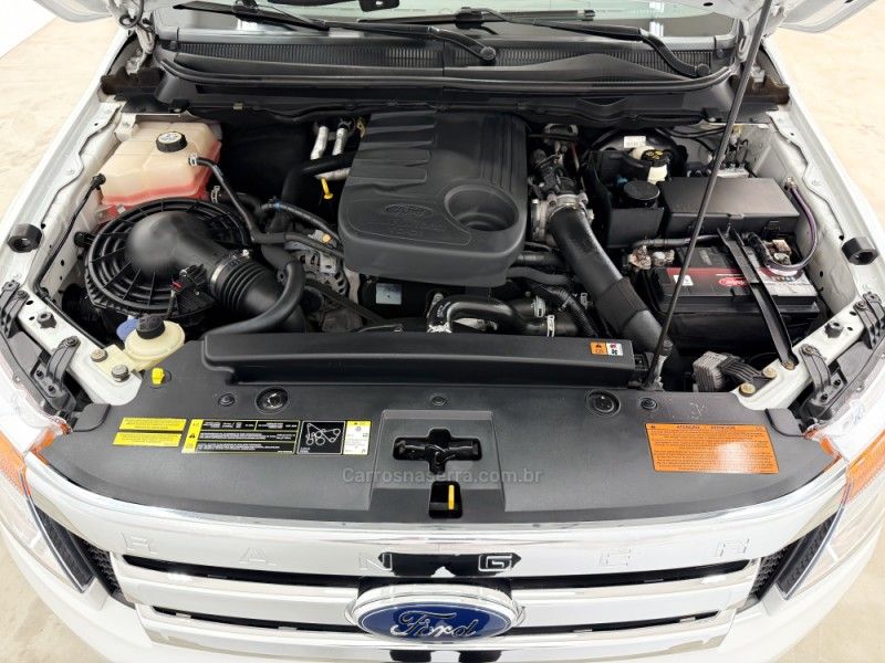 FORD RANGER 3.2 LIMITED 4X4 CD 20V 2015/2016 FOCAR VEÍCULOS CAXIAS DO SUL / Carros no Vale