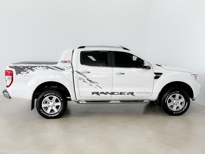 FORD RANGER 3.2 LIMITED 4X4 CD 20V 2015/2016 FOCAR VEÍCULOS CAXIAS DO SUL / Carros no Vale