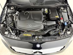 MERCEDES-BENZ GLA 200 1.6 CGI VISION 16V TURBO 2014/2015 FOCAR VEÍCULOS CAXIAS DO SUL / Carros no Vale