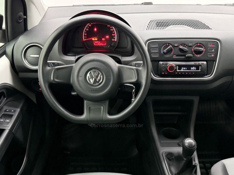 VOLKSWAGEN UP 1.0 MPI TAKE UP 12V 2016/2016 FOCAR VEÍCULOS CAXIAS DO SUL / Carros no Vale
