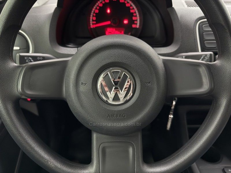 VOLKSWAGEN UP 1.0 MPI TAKE UP 12V 2016/2016 FOCAR VEÍCULOS CAXIAS DO SUL / Carros no Vale