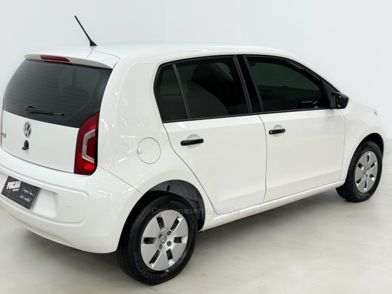 VOLKSWAGEN UP 1.0 MPI TAKE UP 12V 2016/2016 FOCAR VEÍCULOS CAXIAS DO SUL / Carros no Vale