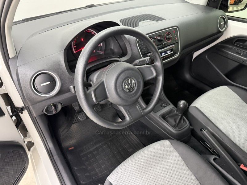 VOLKSWAGEN UP 1.0 MPI TAKE UP 12V 2016/2016 FOCAR VEÍCULOS CAXIAS DO SUL / Carros no Vale