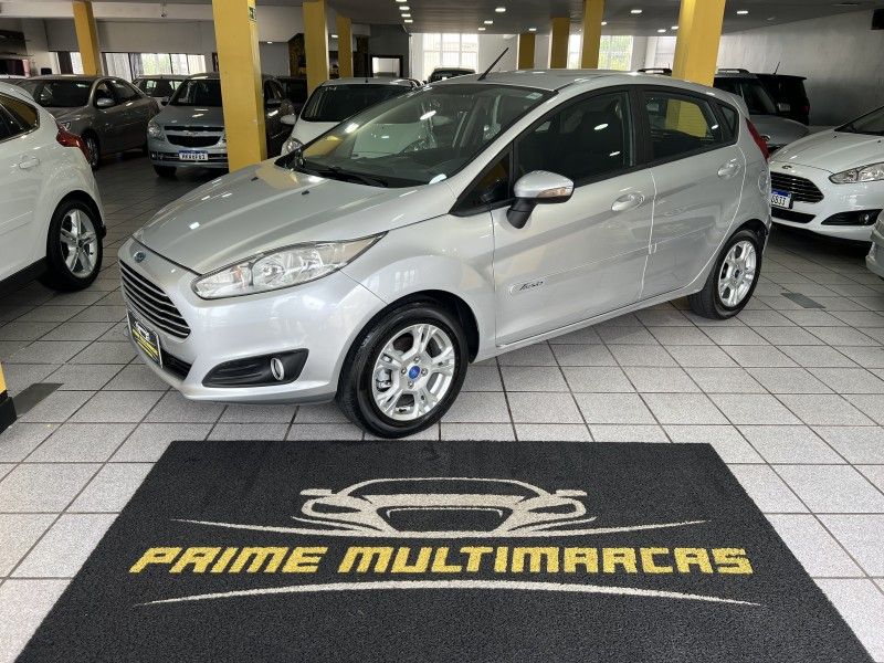 FORD FIESTA 1.6 SE HATCH 16V 2014/2014 PRIME MULTIMARCAS CAXIAS DO SUL / Carros no Vale