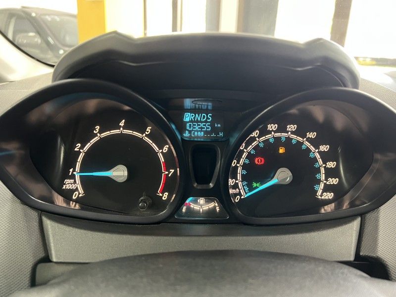 FORD FIESTA 1.6 SE HATCH 16V 2014/2014 PRIME MULTIMARCAS CAXIAS DO SUL / Carros no Vale
