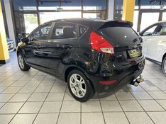 FORD FIESTA 1.6 SE HATCH 16V 2013/2014 PRIME MULTIMARCAS CAXIAS DO SUL / Carros no Vale