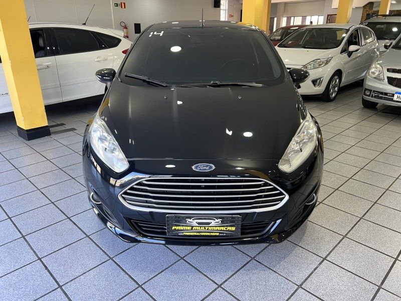 FORD FIESTA 1.6 SE HATCH 16V 2013/2014 PRIME MULTIMARCAS CAXIAS DO SUL / Carros no Vale