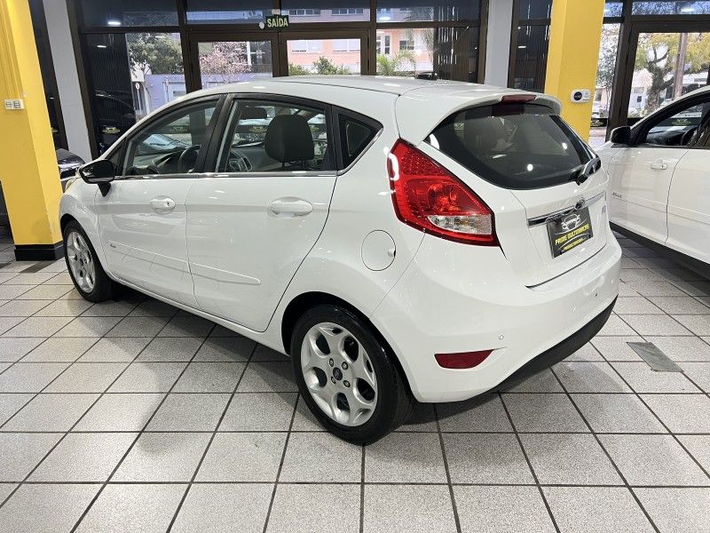 FORD FIESTA 1.6 SEL HATCH 16V 2013/2013 PRIME MULTIMARCAS CAXIAS DO SUL / Carros no Vale
