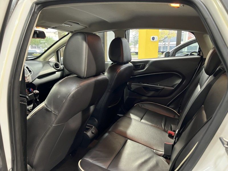 FORD FIESTA 1.6 SEL HATCH 16V 2013/2013 PRIME MULTIMARCAS CAXIAS DO SUL / Carros no Vale
