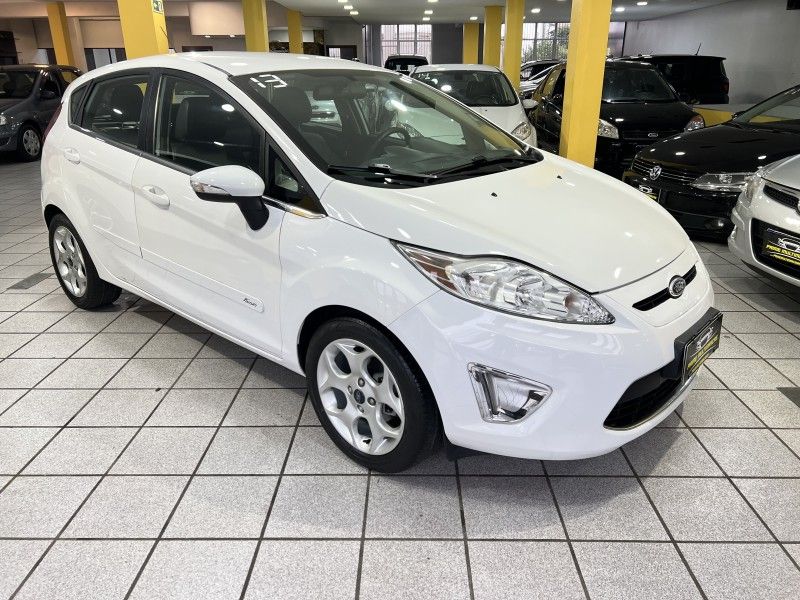 FORD FIESTA 1.6 SEL HATCH 16V 2013/2013 PRIME MULTIMARCAS CAXIAS DO SUL / Carros no Vale