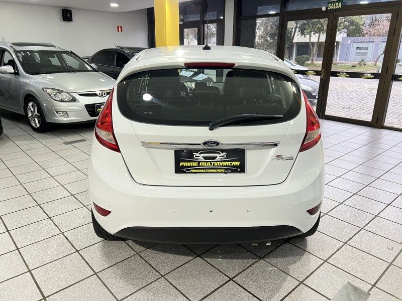 FORD FIESTA 1.6 SEL HATCH 16V 2013/2013 PRIME MULTIMARCAS CAXIAS DO SUL / Carros no Vale
