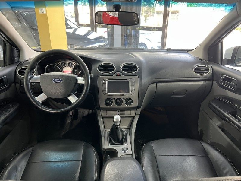 FORD FOCUS 1.6 GLX 8V 2012/2013 PRIME MULTIMARCAS CAXIAS DO SUL / Carros no Vale