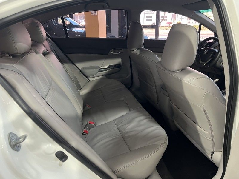 HONDA CIVIC 1.8 LXS 16V 2013/2013 PRIME MULTIMARCAS CAXIAS DO SUL / Carros no Vale