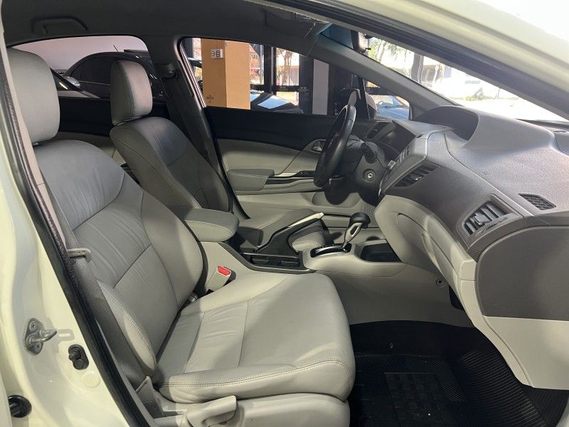 HONDA CIVIC 1.8 LXS 16V 2013/2013 PRIME MULTIMARCAS CAXIAS DO SUL / Carros no Vale