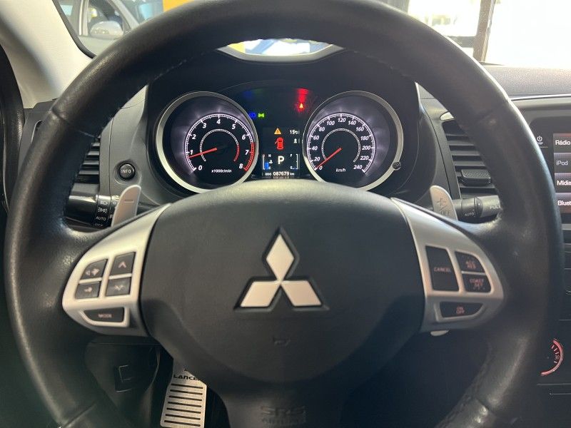 MITSUBISHI LANCER 2.0 HLE 16V 2016/2017 PRIME MULTIMARCAS CAXIAS DO SUL / Carros no Vale