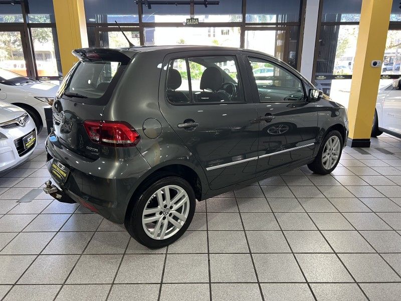 VOLKSWAGEN FOX 1.6 MI HIGHLINE 8V AUTOMATIZADO 2015/2015 PRIME MULTIMARCAS CAXIAS DO SUL / Carros no Vale