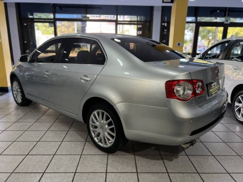 VOLKSWAGEN JETTA 2.5 I 20V 170CV TIPTRONIC 2007/2008 PRIME MULTIMARCAS CAXIAS DO SUL / Carros no Vale VOLKSWAGEN JETTA 2.5 I 20V 170CV TIPTRONIC 2007/2008 PRIME MULTIMARCAS CAXIAS DO SUL / Carros no Vale
